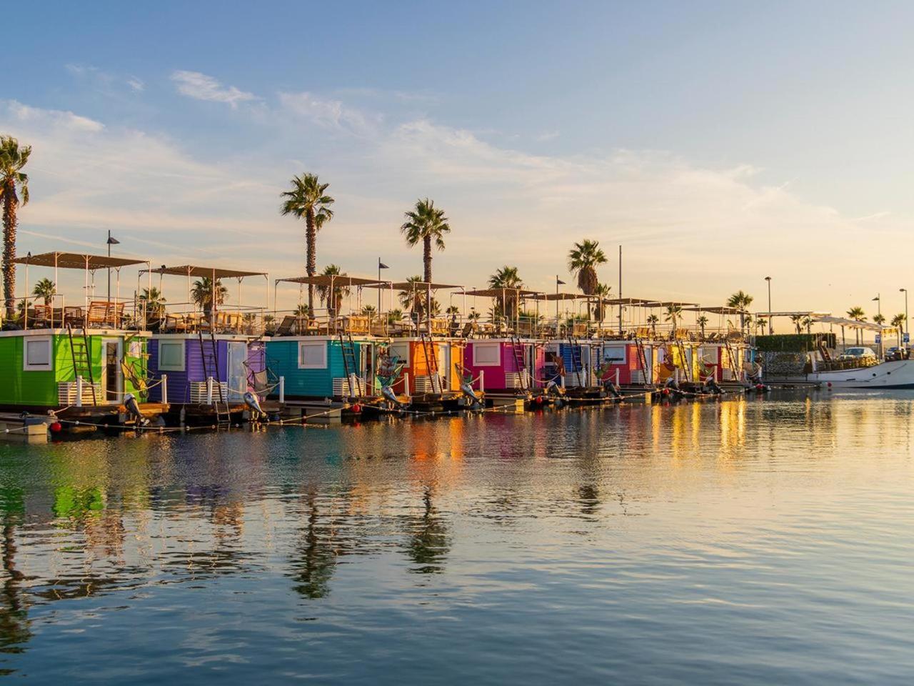 Boat Haus - Casas Flotantes Frente A Gibraltar Hotel La Línea de la Concepción Exterior foto